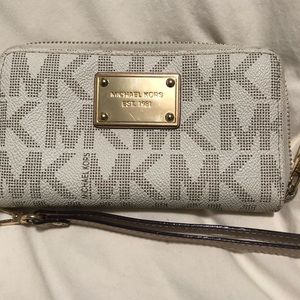 Michael Kors Clutch Wristlet